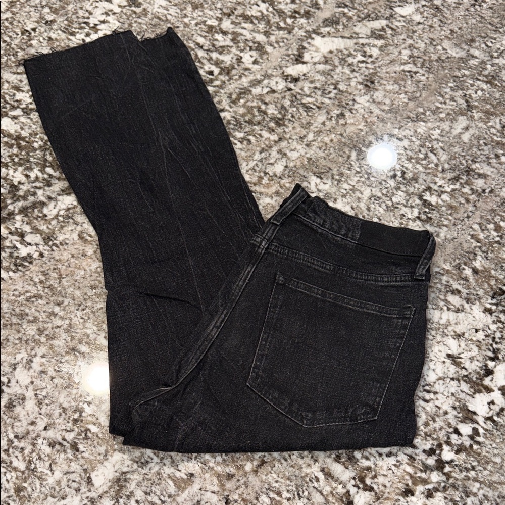 Abercrombie & Fitch - Ultra High Rise Mom Jean - Distressed - Raw Hem